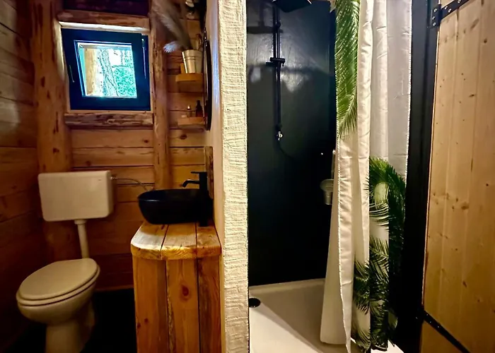 Living Forest شقة